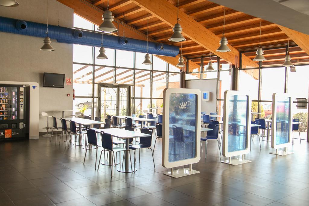 Ibis Budget Madrid Alcala De Henares La Dehesa Exteriör bild